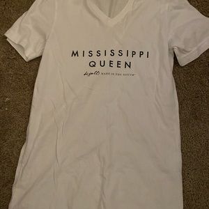 Mississippi Queen V-neck